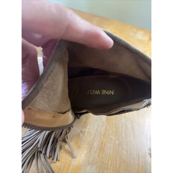 Nine West Retrolook Wedge Suede Tassel Booties 7-7.5 - Picture 8 of 13